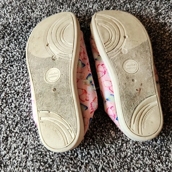 Wonder Nation Slip On Tennis Shoes - Picture 5 of 5